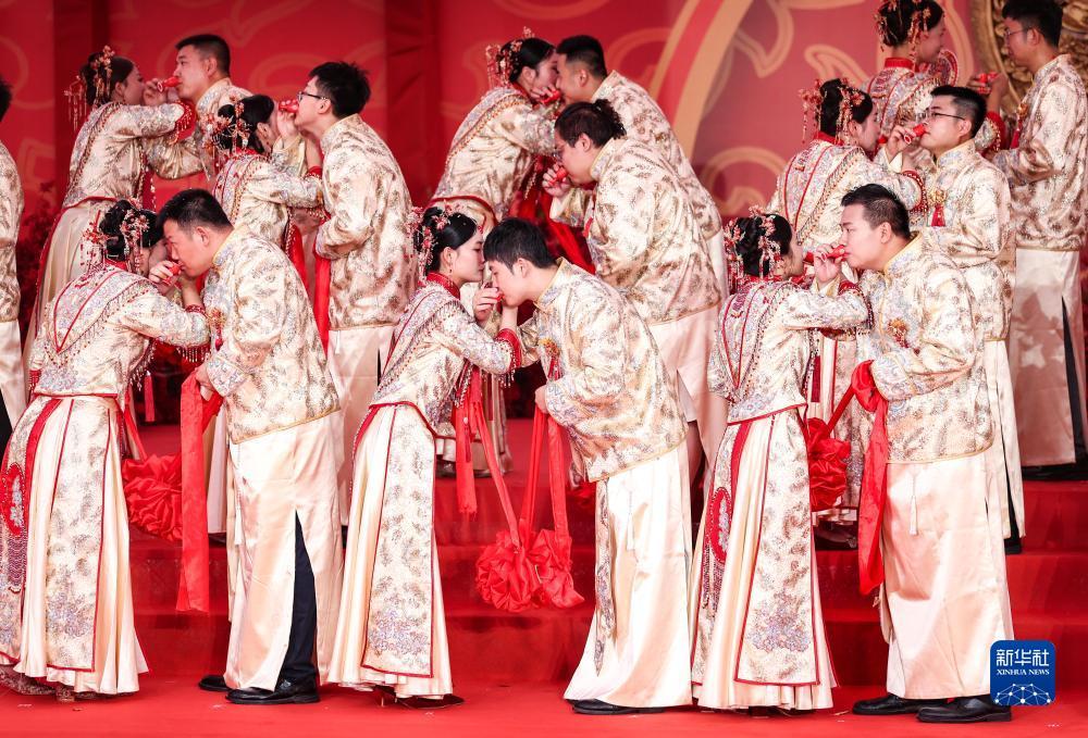 现金炸金花的图片